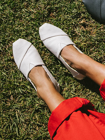 4 Surprising Ways To Wear Your TOMS
